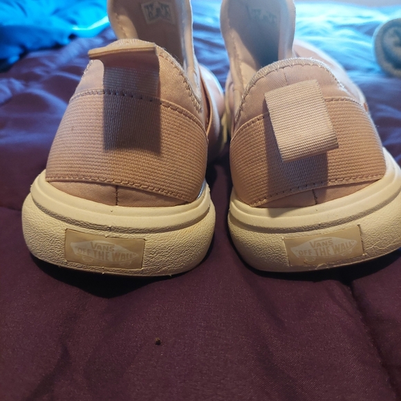 Vans - Picture 2 of 2